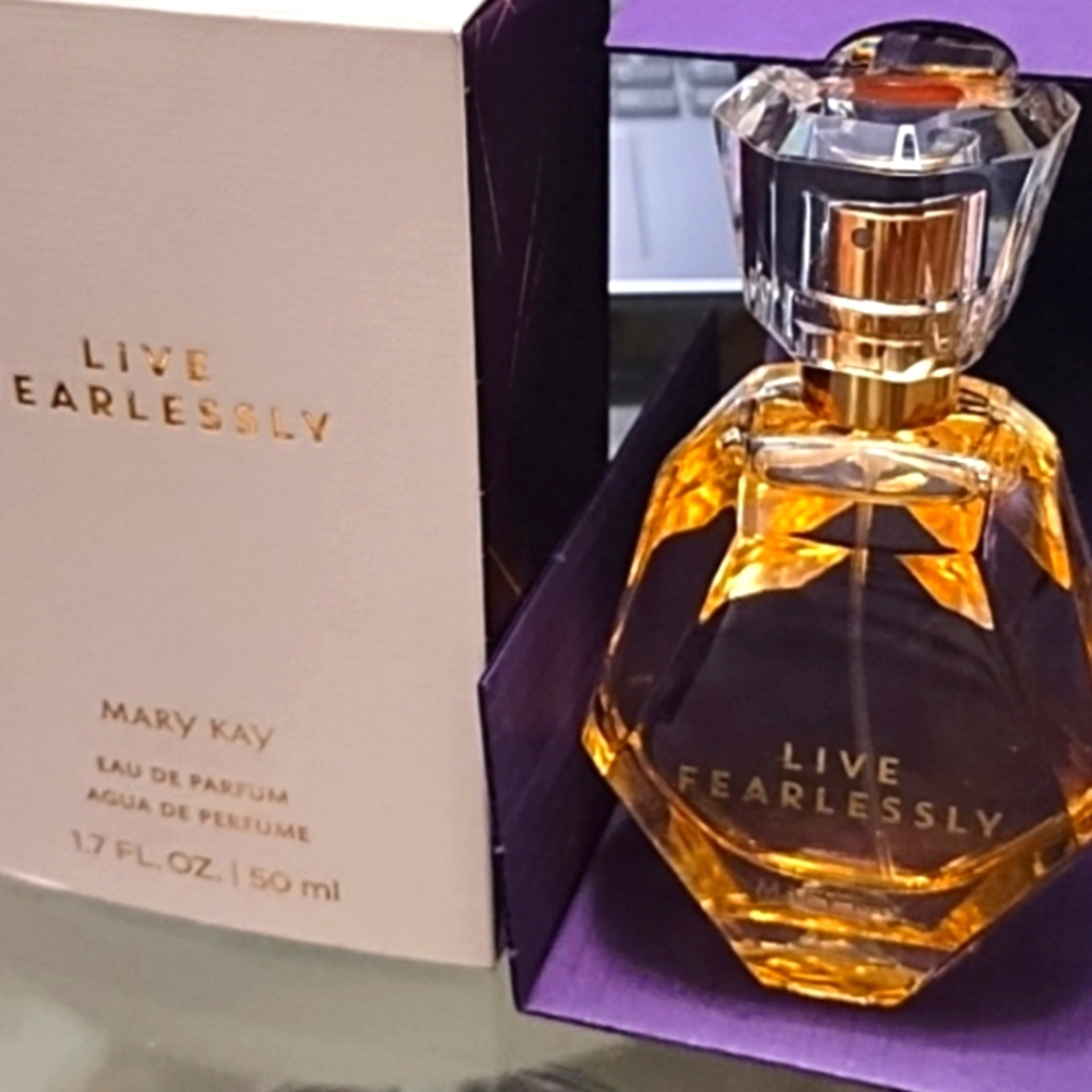 Mary Kay Live Fearlessly Eau De Parfum